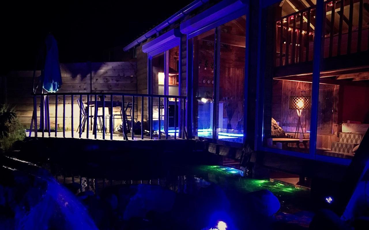 Villa Shangri-La At Concepts En Barousse Créchets Екстериор снимка