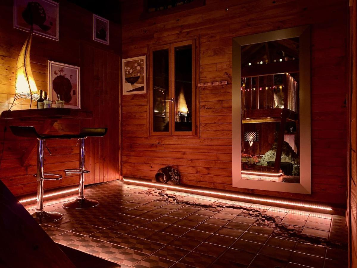 Villa Shangri-La At Concepts En Barousse Créchets Екстериор снимка